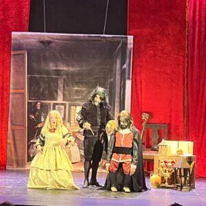 Bargas disfruta de una noche de teatro y humor con «La farsa del Siglo de Oro 2.0»
